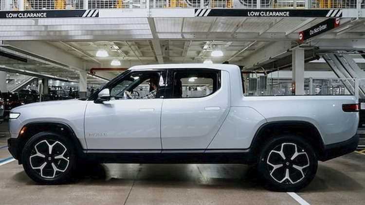 Компания Rivian откладывает выпуск мощного аккумулятора для R1T на 2023 год